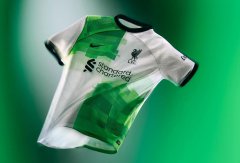 2023-24赛季利物浦客场球衣公布，以绿色为主色调