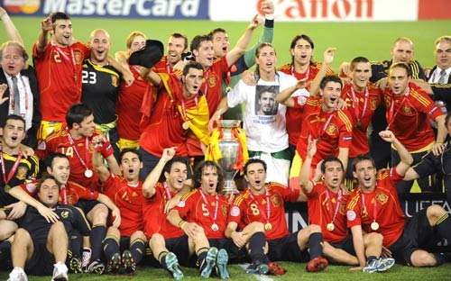 南非世界杯西班牙史上第几次捧起大力神杯的简单介绍